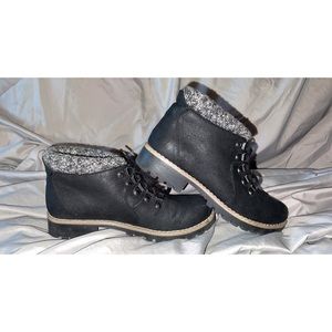 Nine West black booties